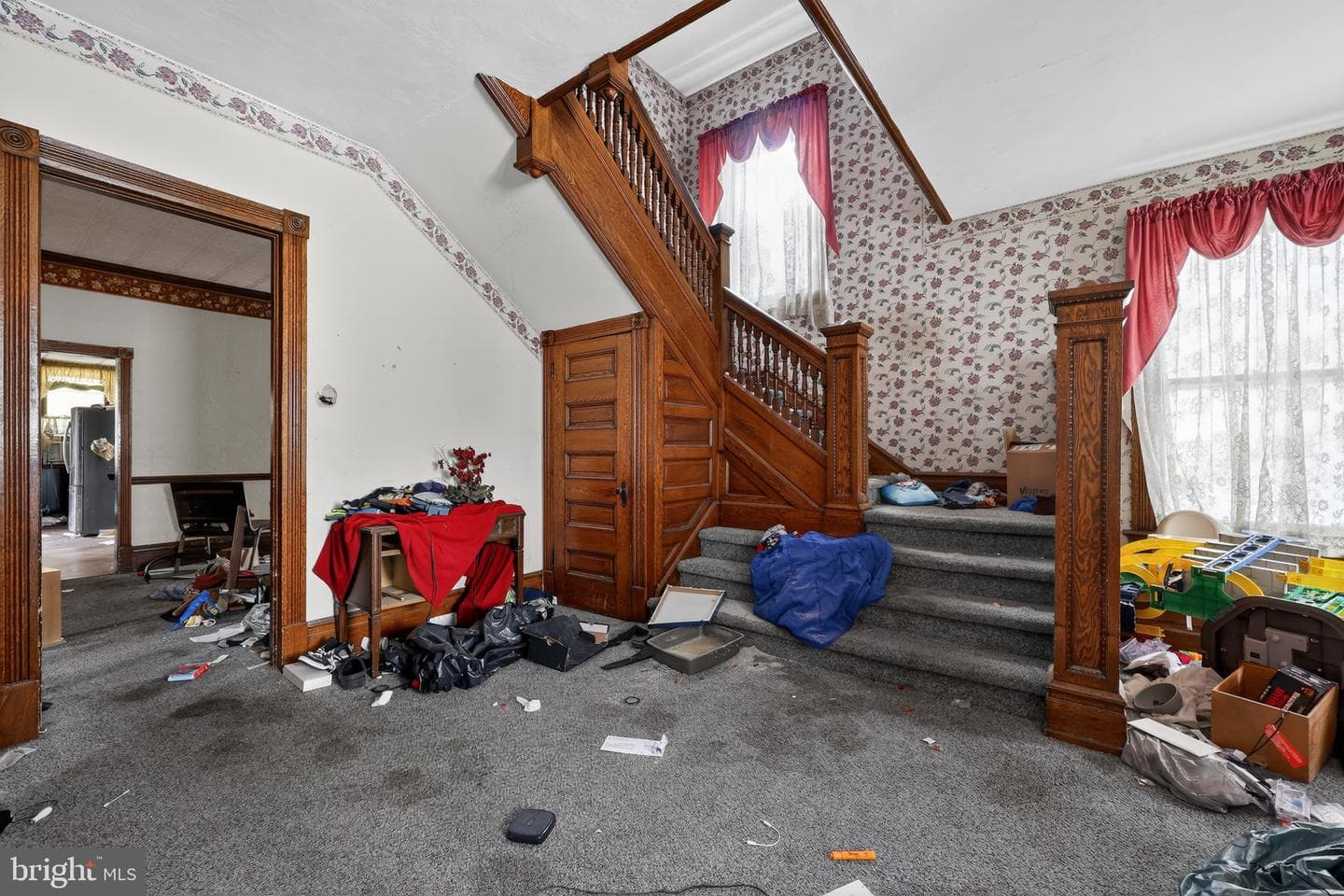 726 E Dewart Street photo 8