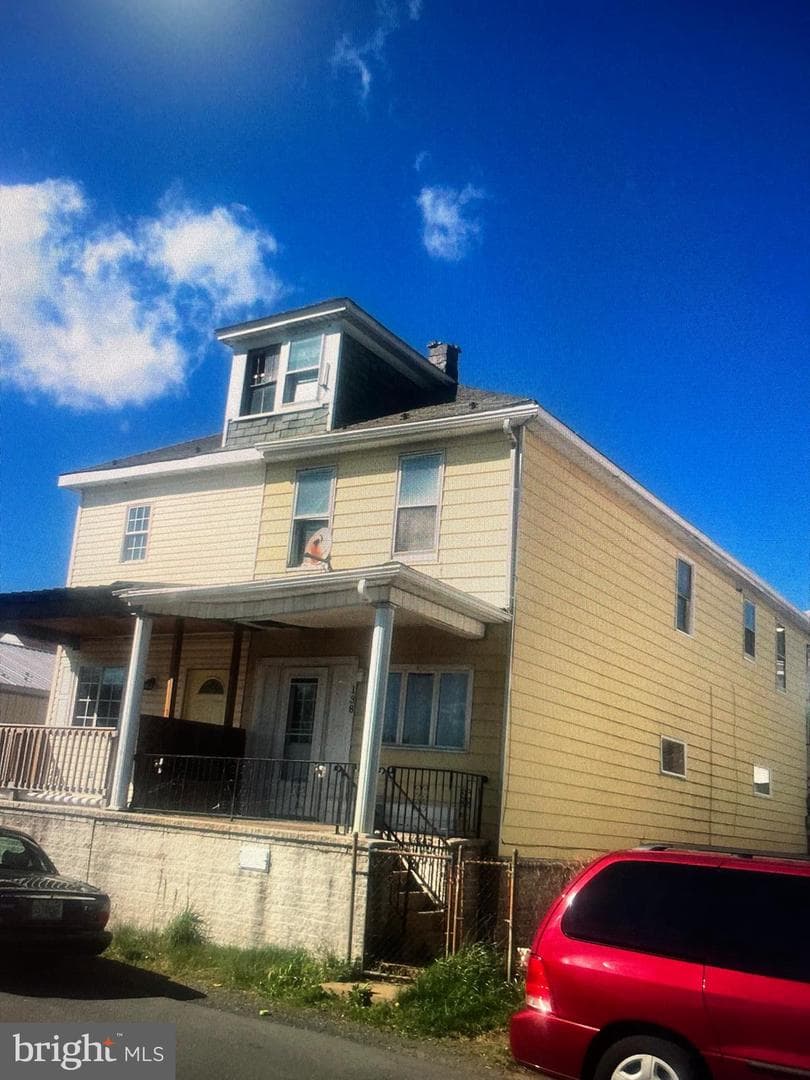 138 Railroad Street, Locust Gap