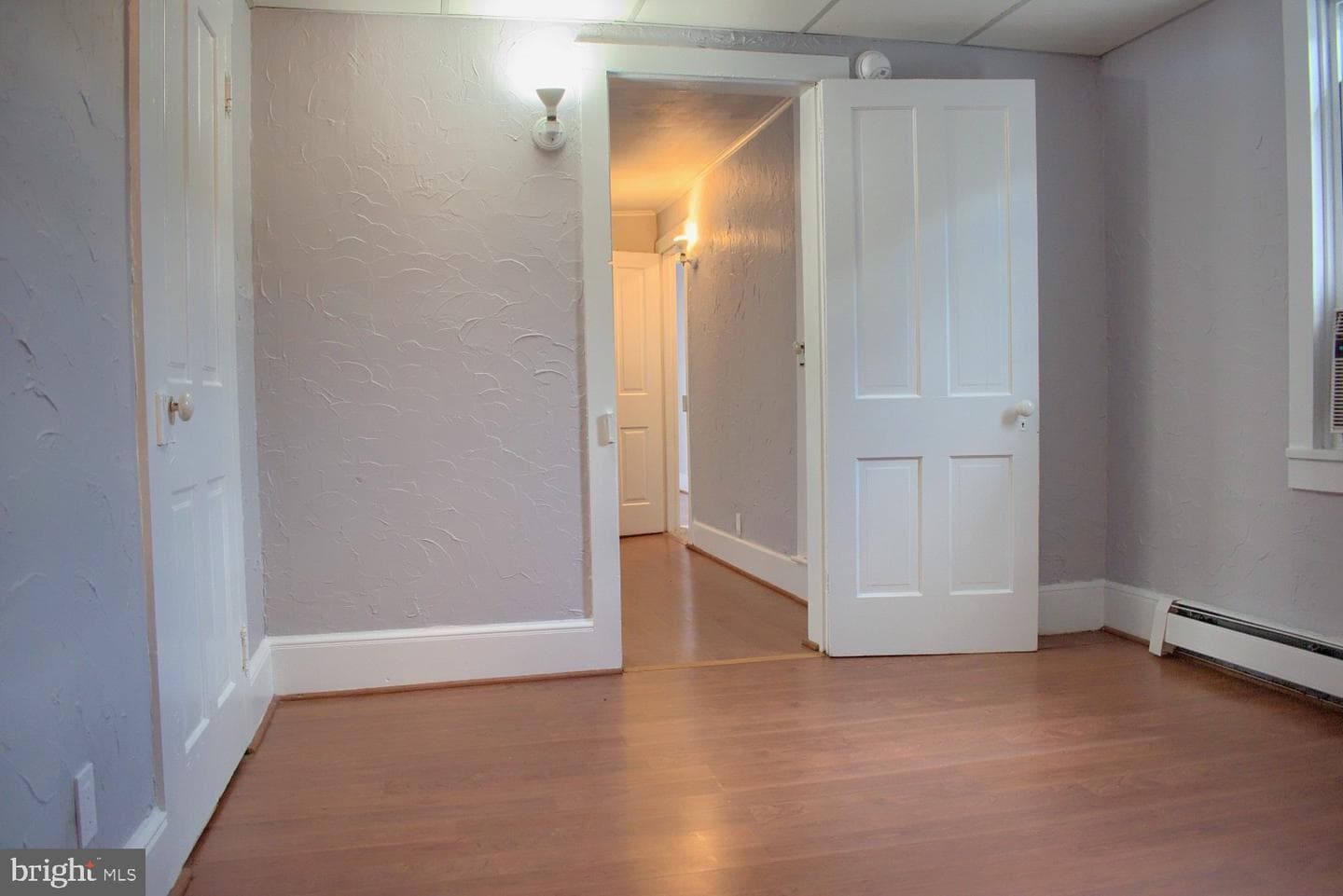 27 Sheridan Street N photo 11