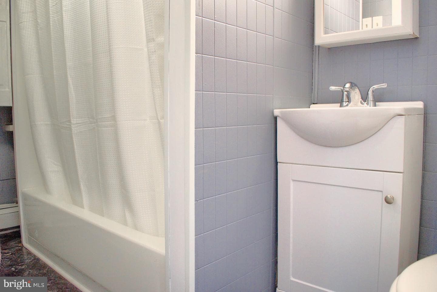 27 Sheridan Street N photo 12