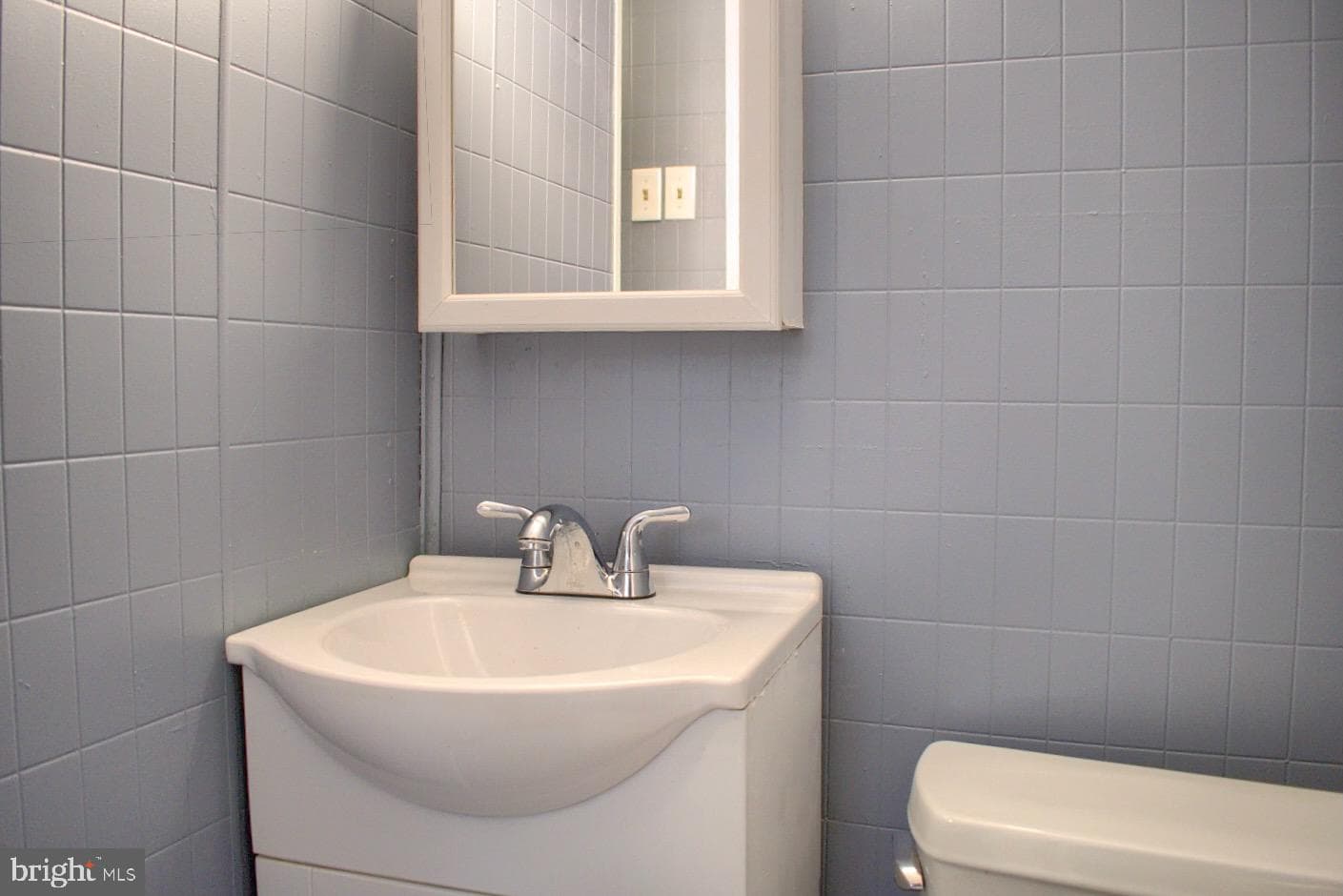 27 Sheridan Street N photo 14
