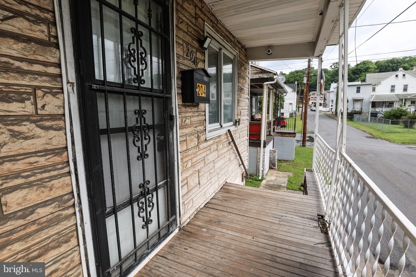 204 3rd Street photo 3