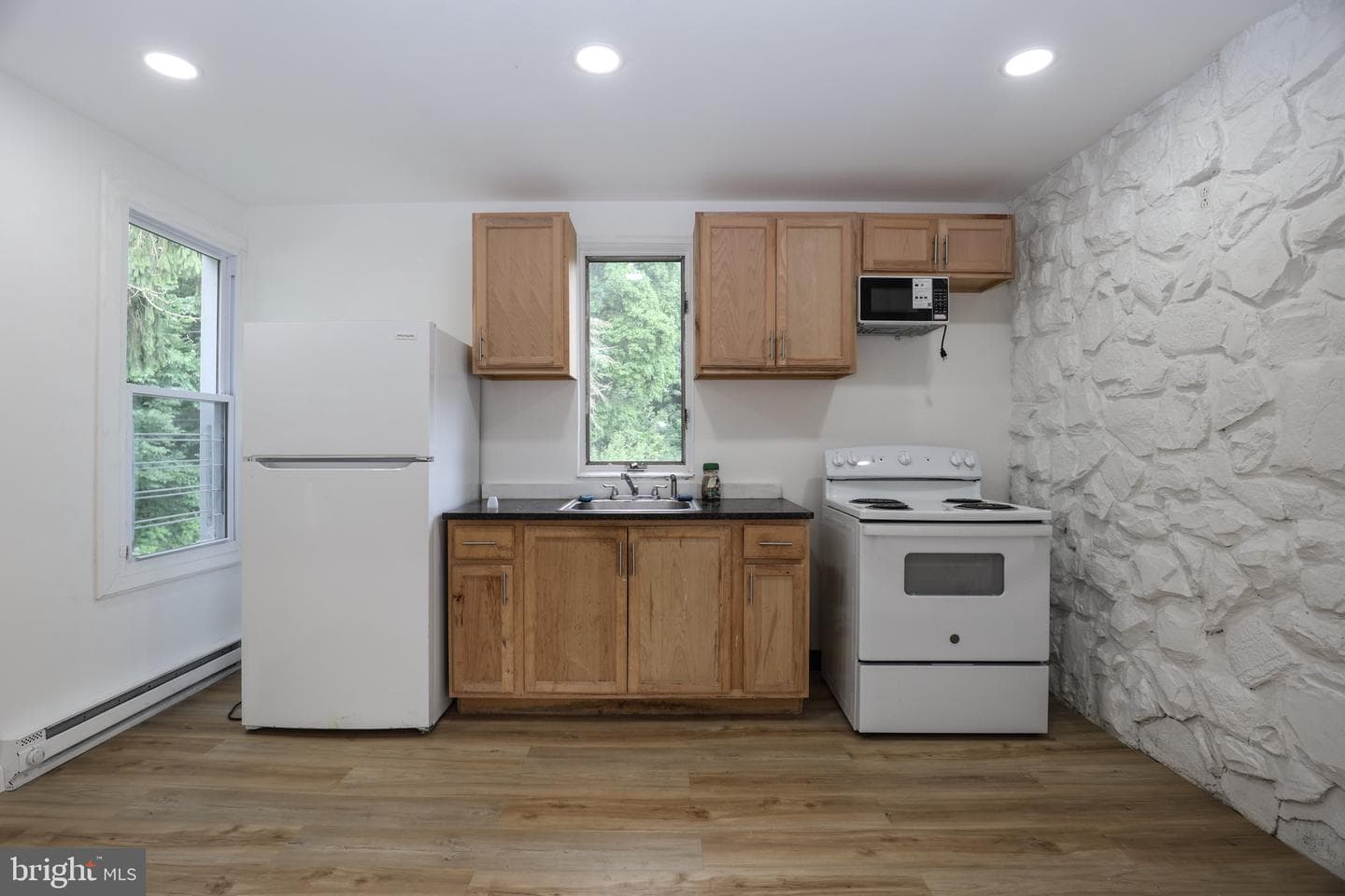 204 3rd Street photo 9
