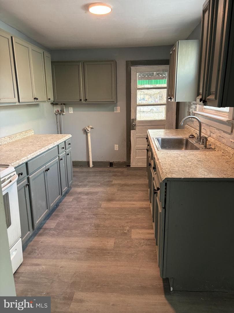 454 S Pearl Street photo 4