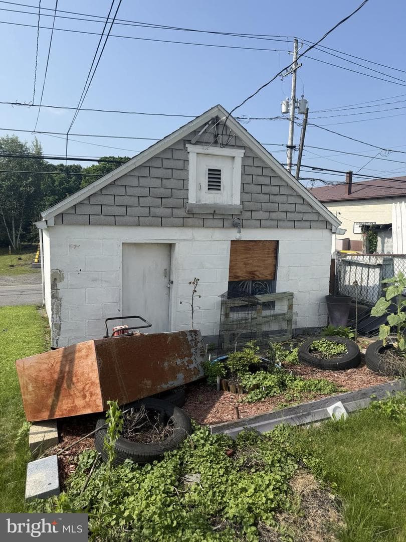549 Chestnut Street photo 4