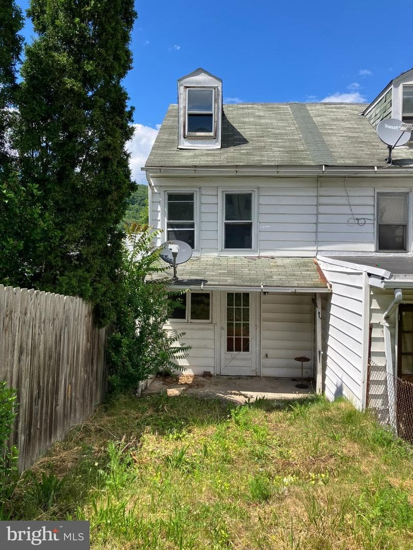 918 W Wood Street photo 22