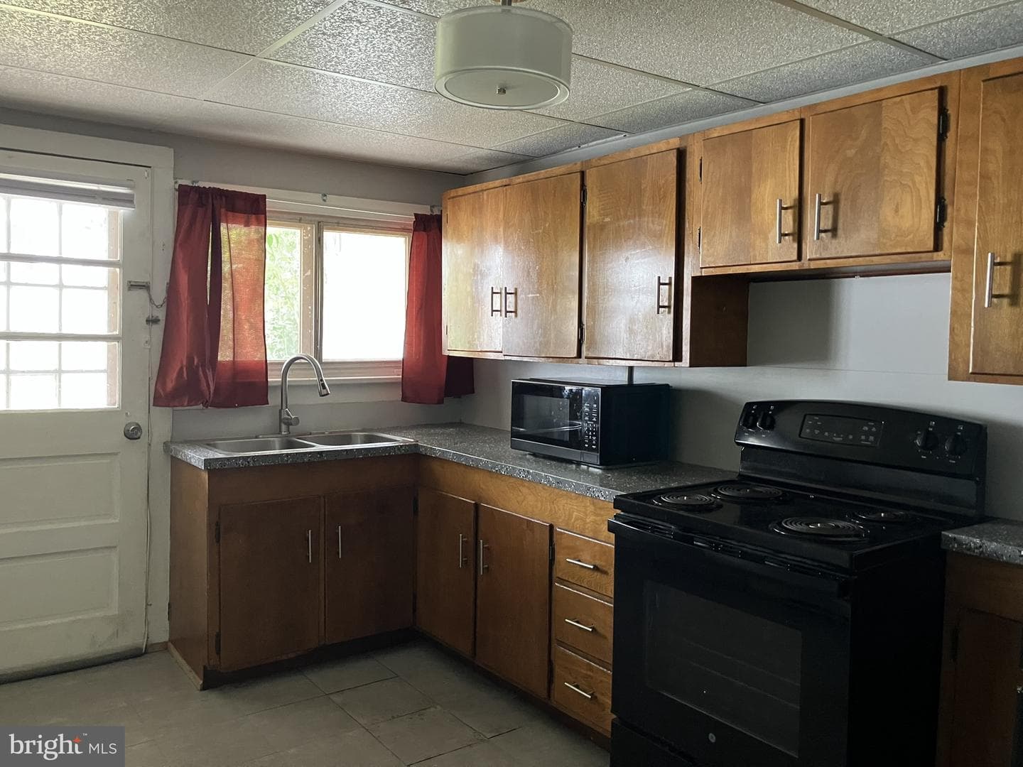 918 W Wood Street photo 5