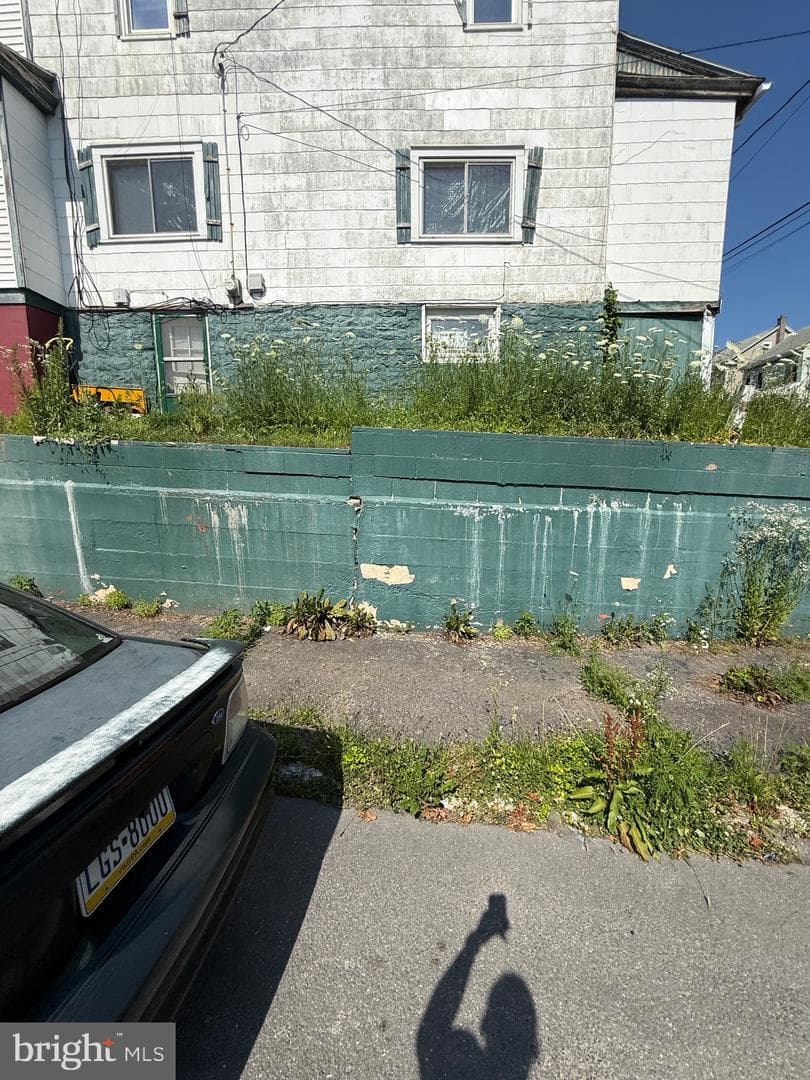 1000 W Mulberry Street photo 3