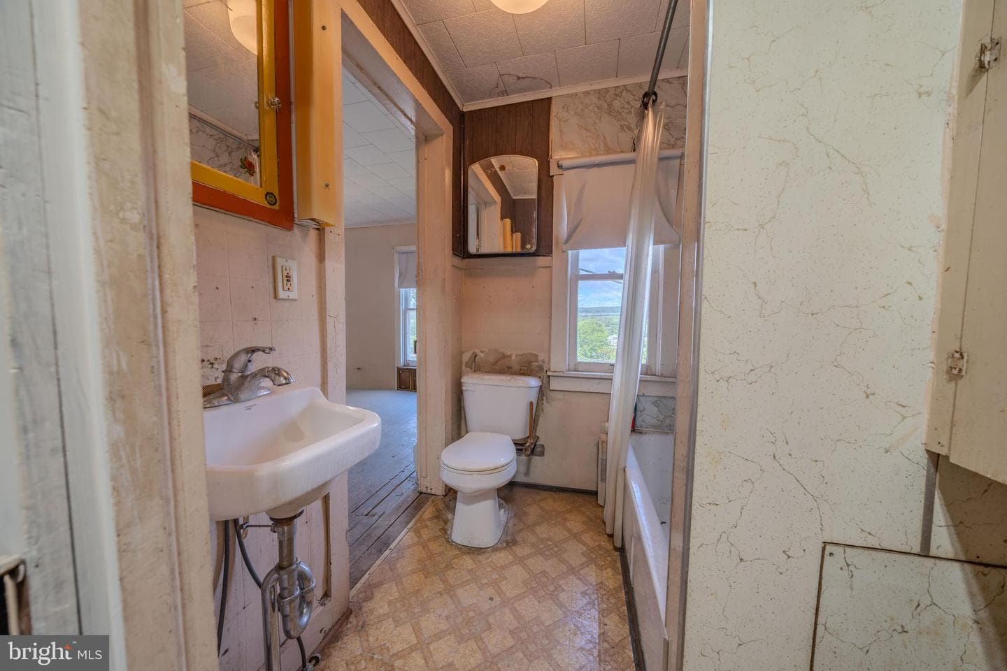 205 Sunbury Street photo 21