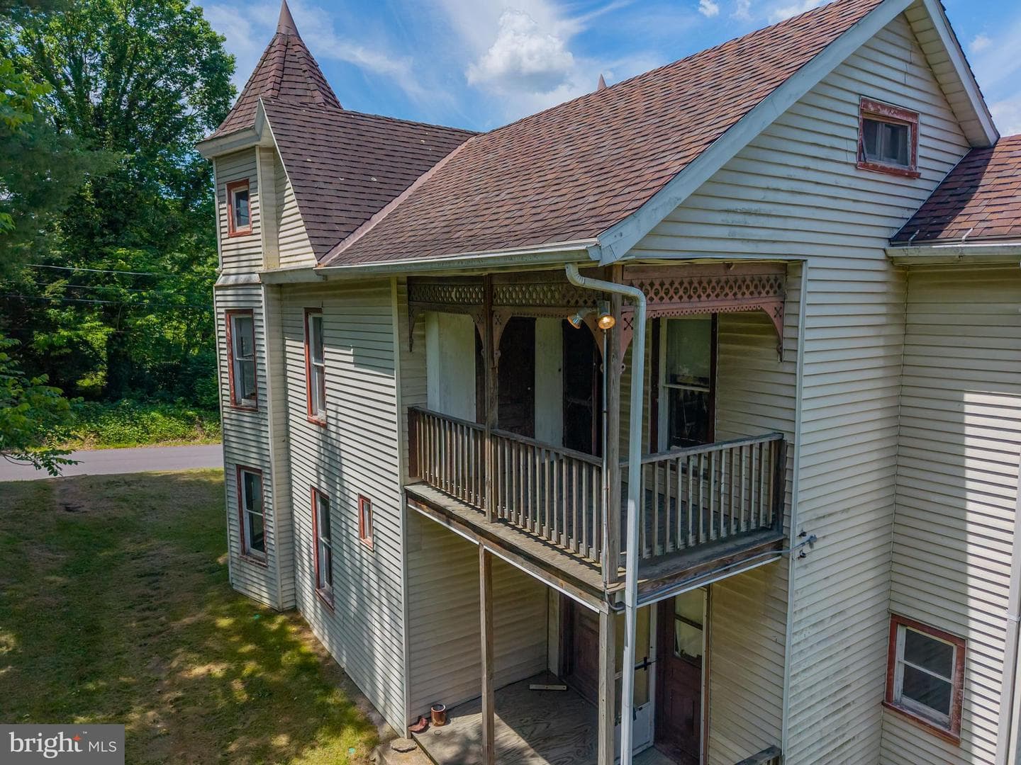 205 Sunbury Street photo 43