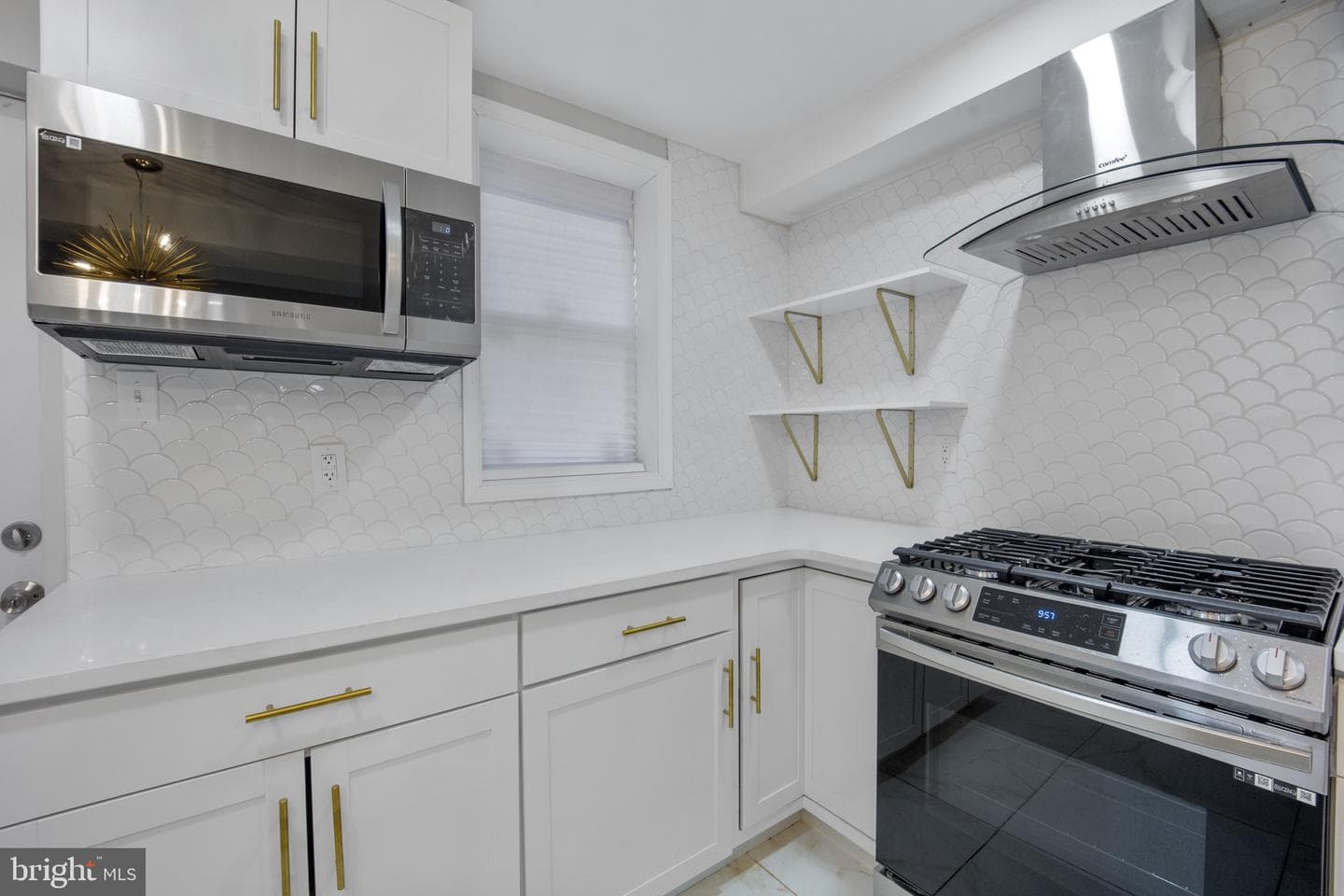 2051 W Oxford Street photo 10