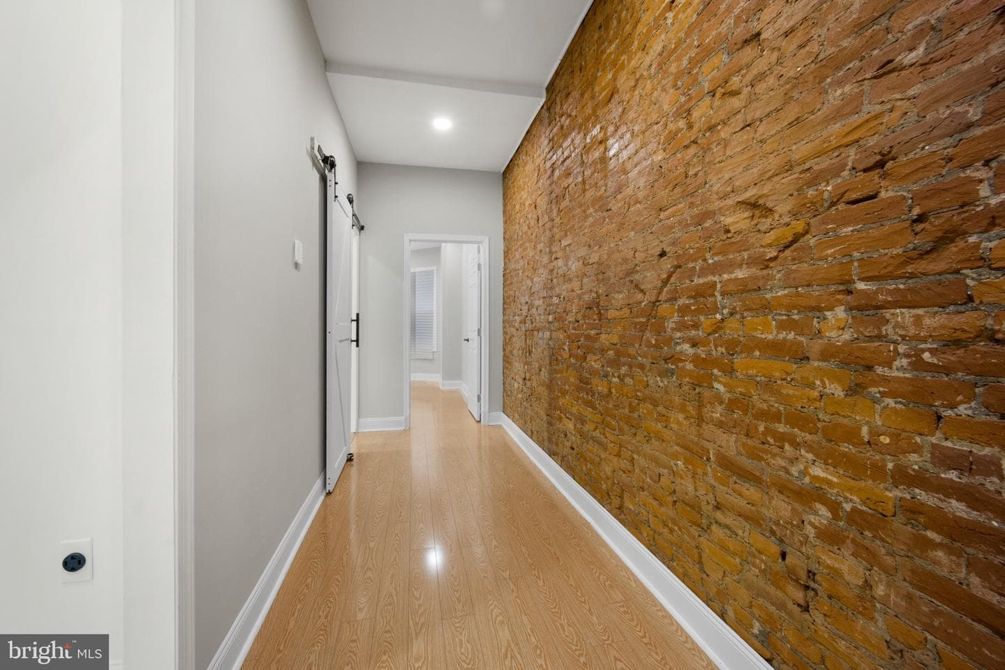 2051 W Oxford Street photo 11