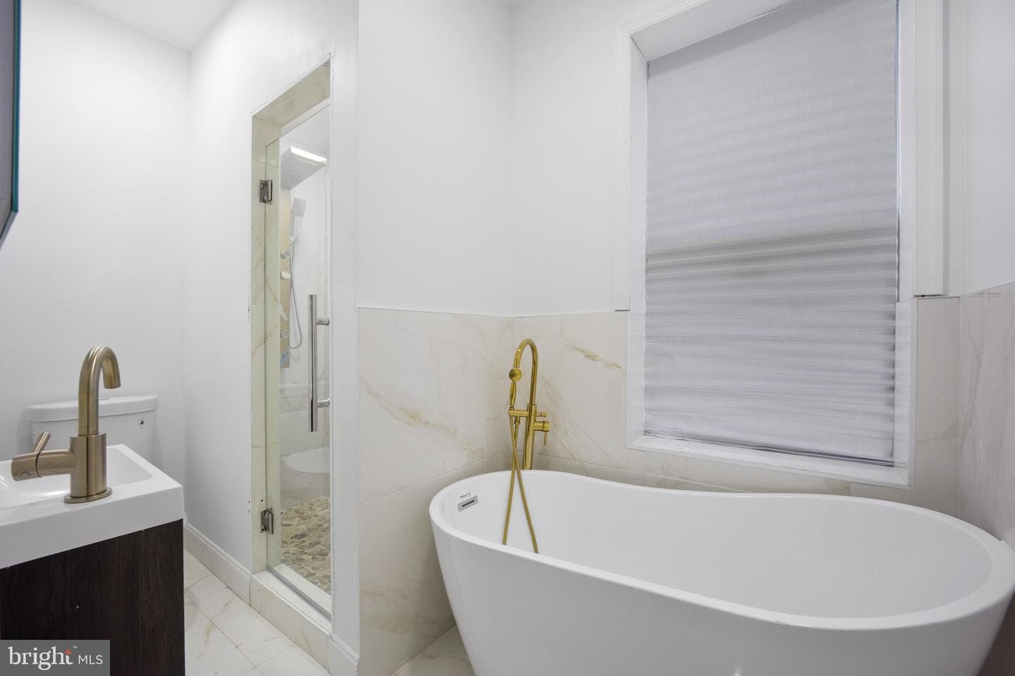 2051 W Oxford Street photo 18