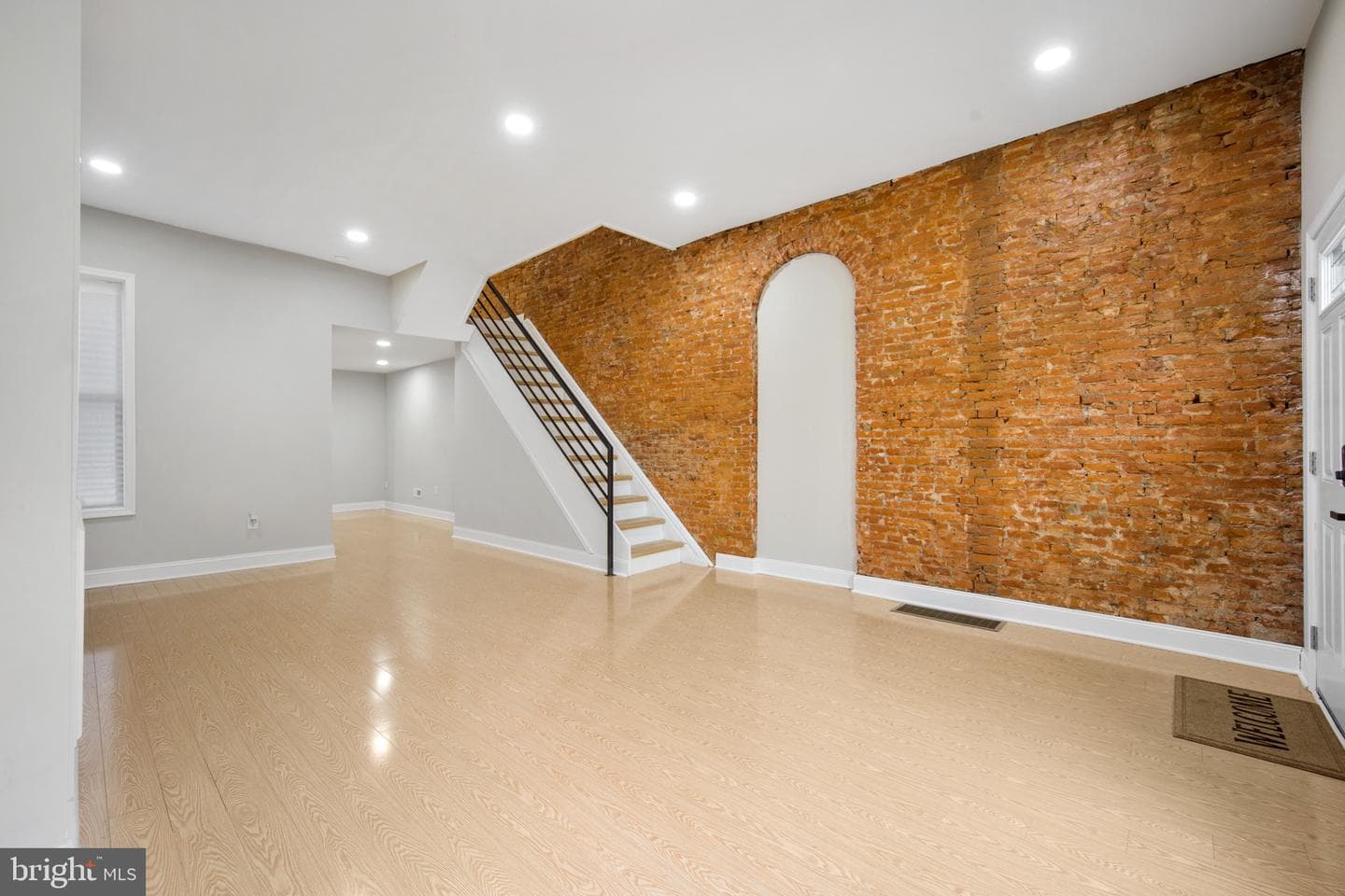 2051 W Oxford Street photo 2