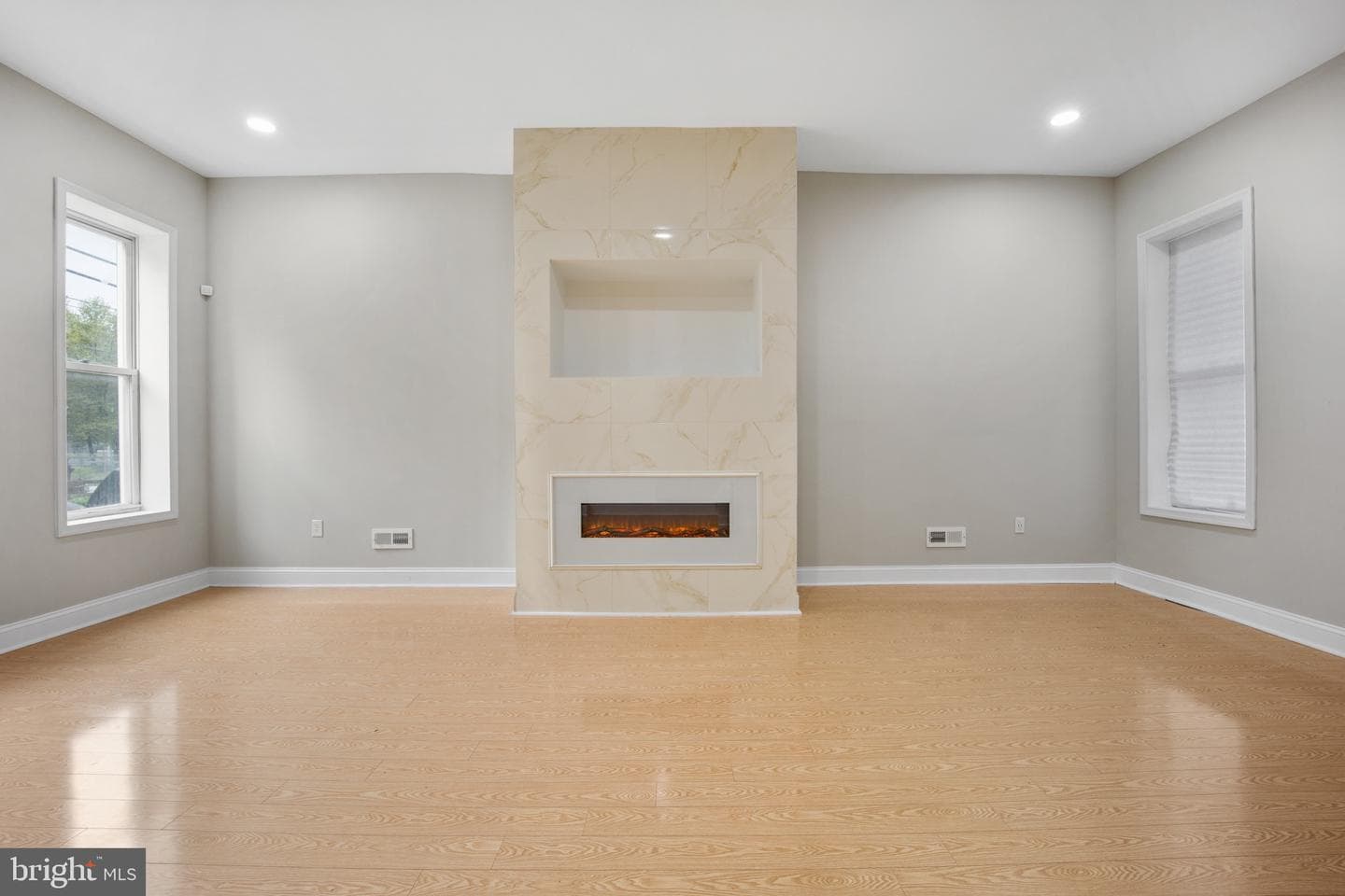 2051 W Oxford Street photo 4