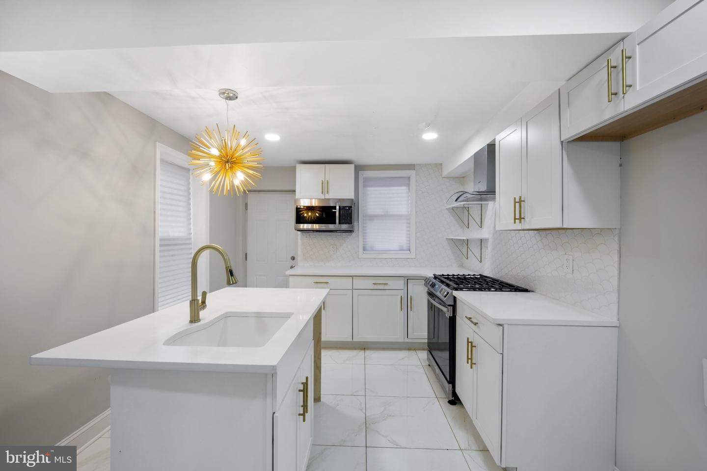 2051 W Oxford Street photo 7