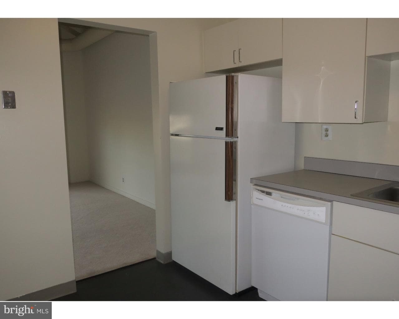 3 N Columbus Boulevard #405 photo 5