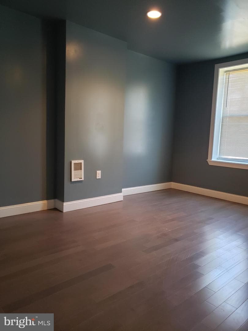 2050 E Cambria Street photo 13