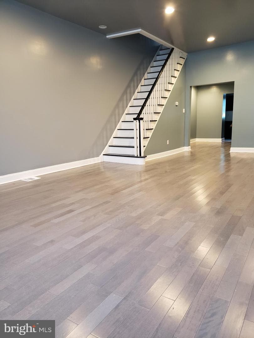 2050 E Cambria Street photo 4