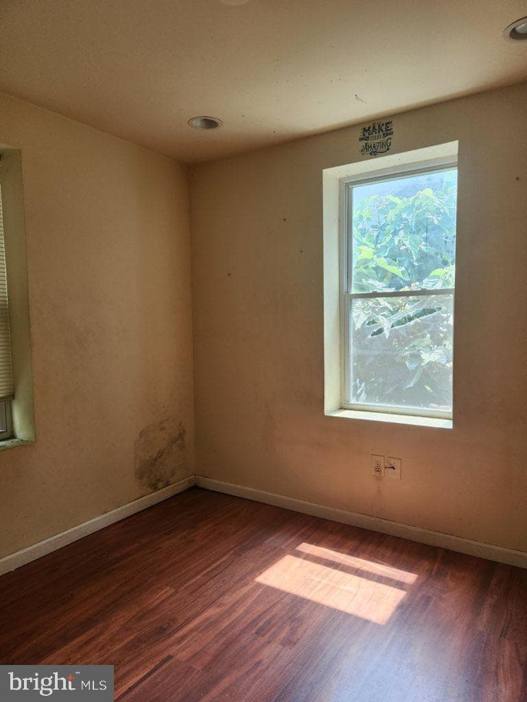 1824 E Madison Street photo 8