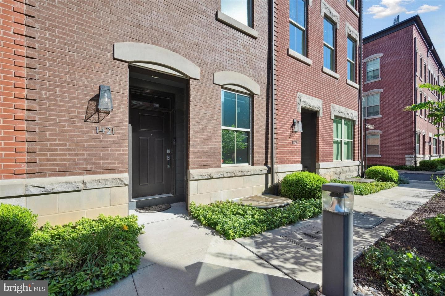1421 S Lawrence Terrace #38 photo 2
