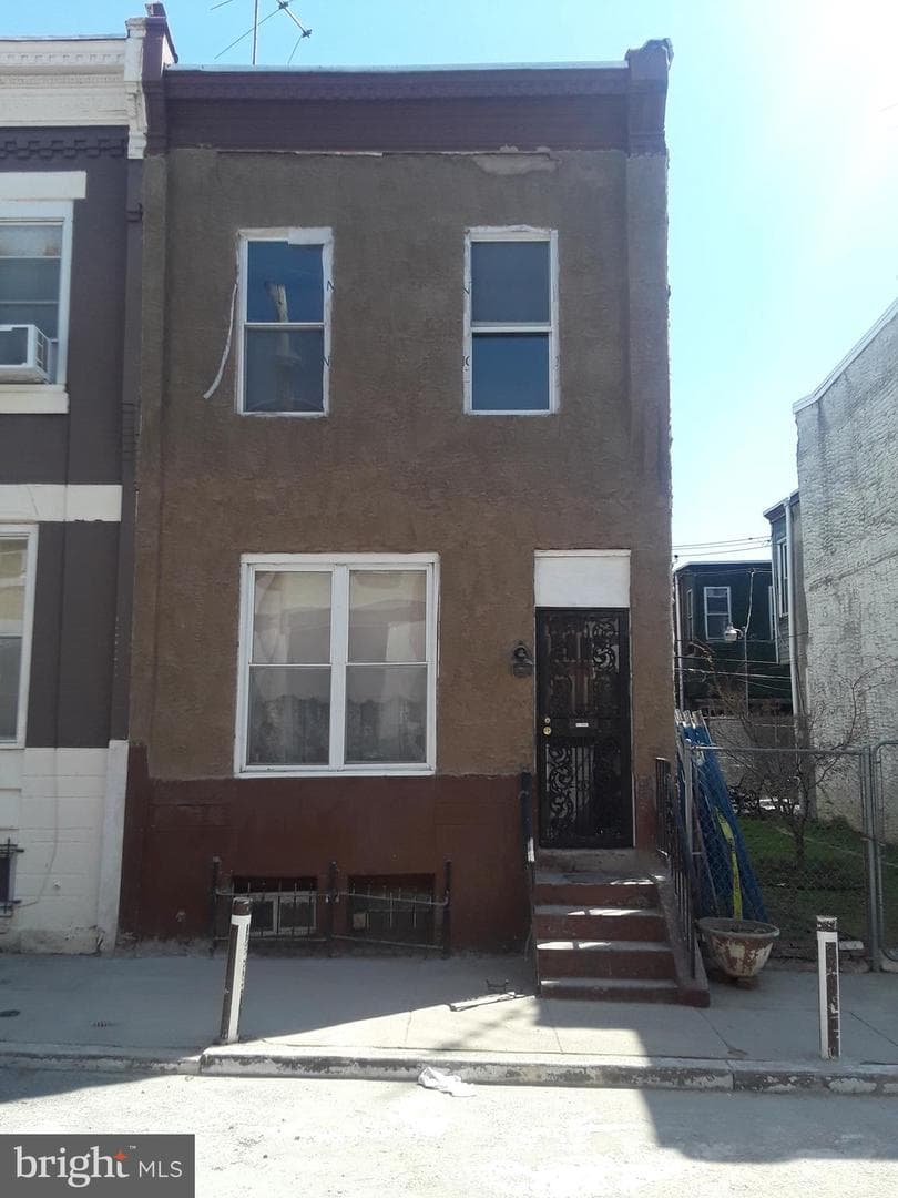 2529 N Gratz Street N photo 2