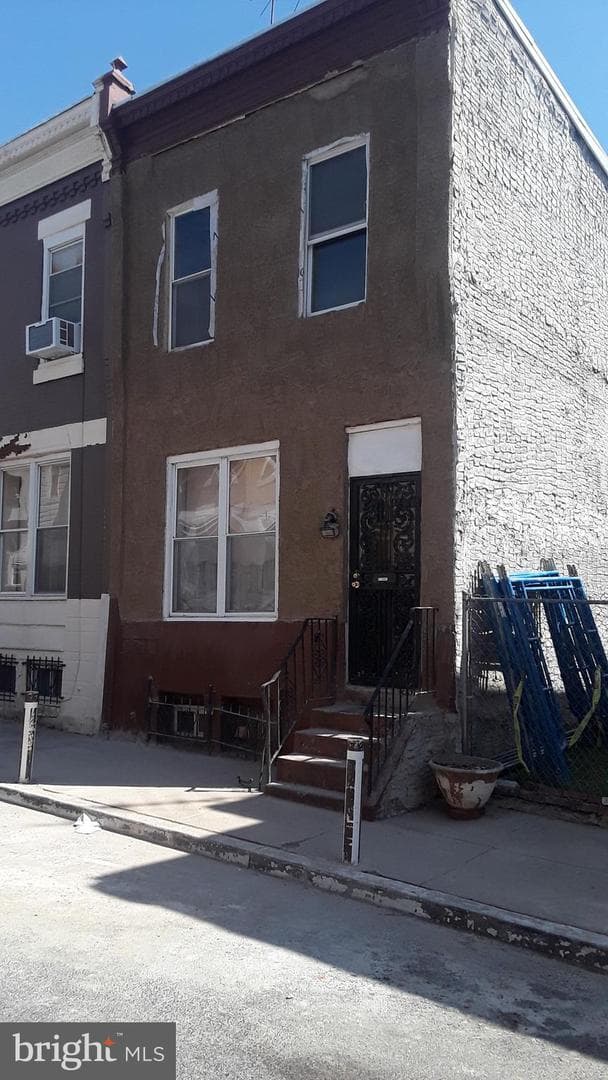 2529 N Gratz Street N photo 3