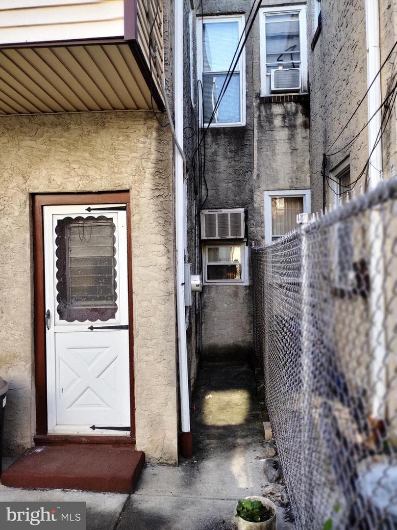 2529 N Gratz Street N photo 8