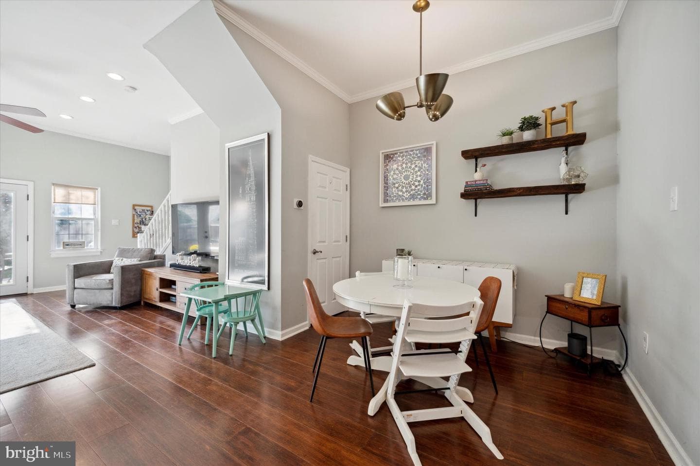 442 Moyer Street photo 9