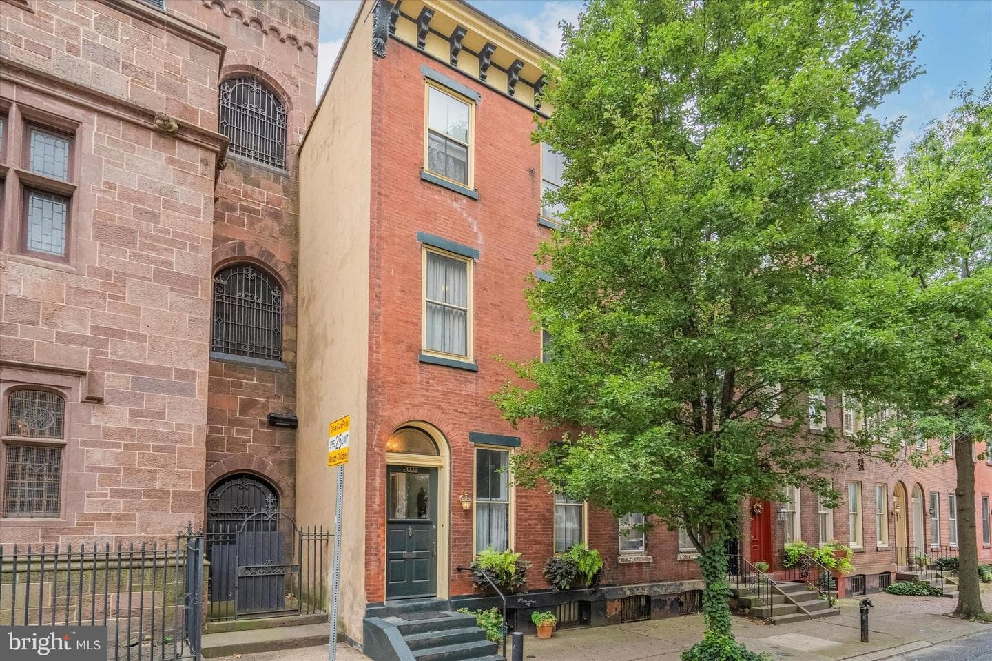 2032 Cherry Street photo 2