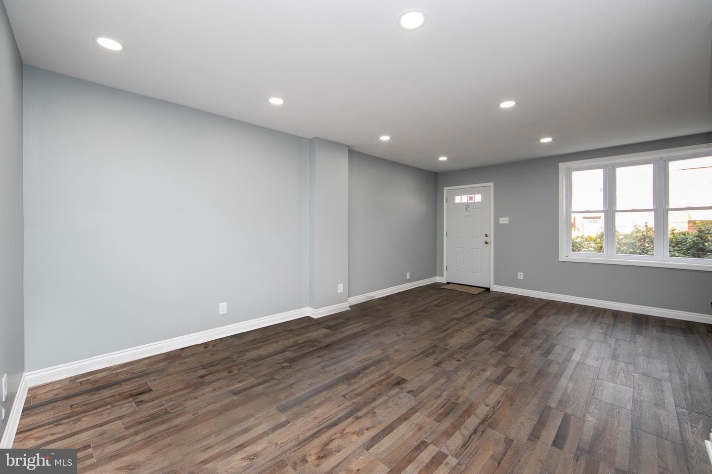 6484 Lensen Street photo 4