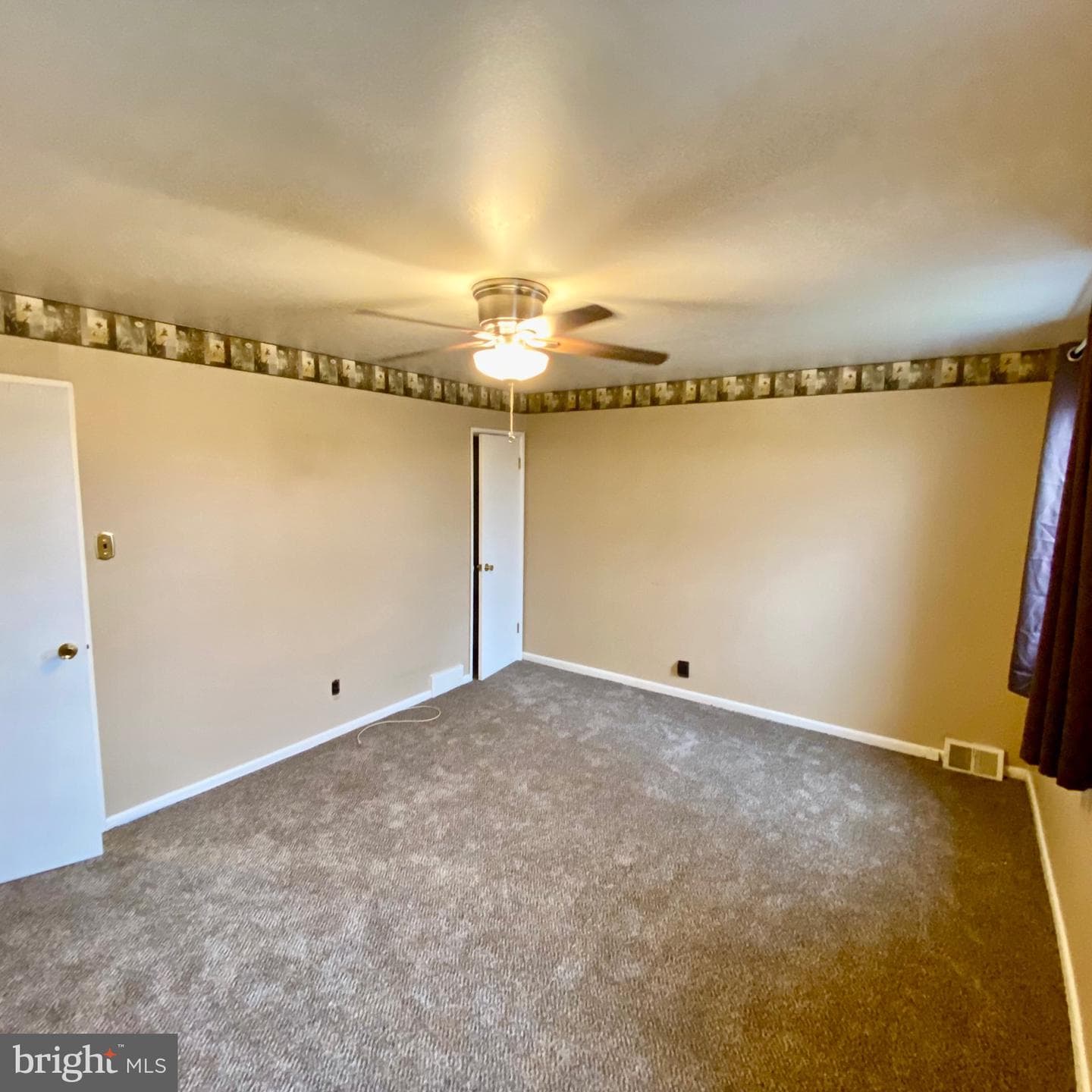 4440 Pennypack Street photo 25