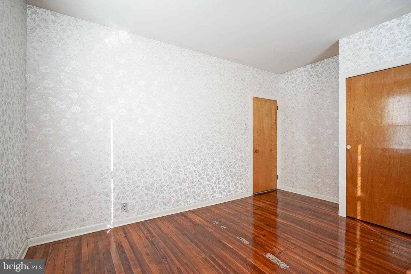 4489 E Thompson Street photo 24