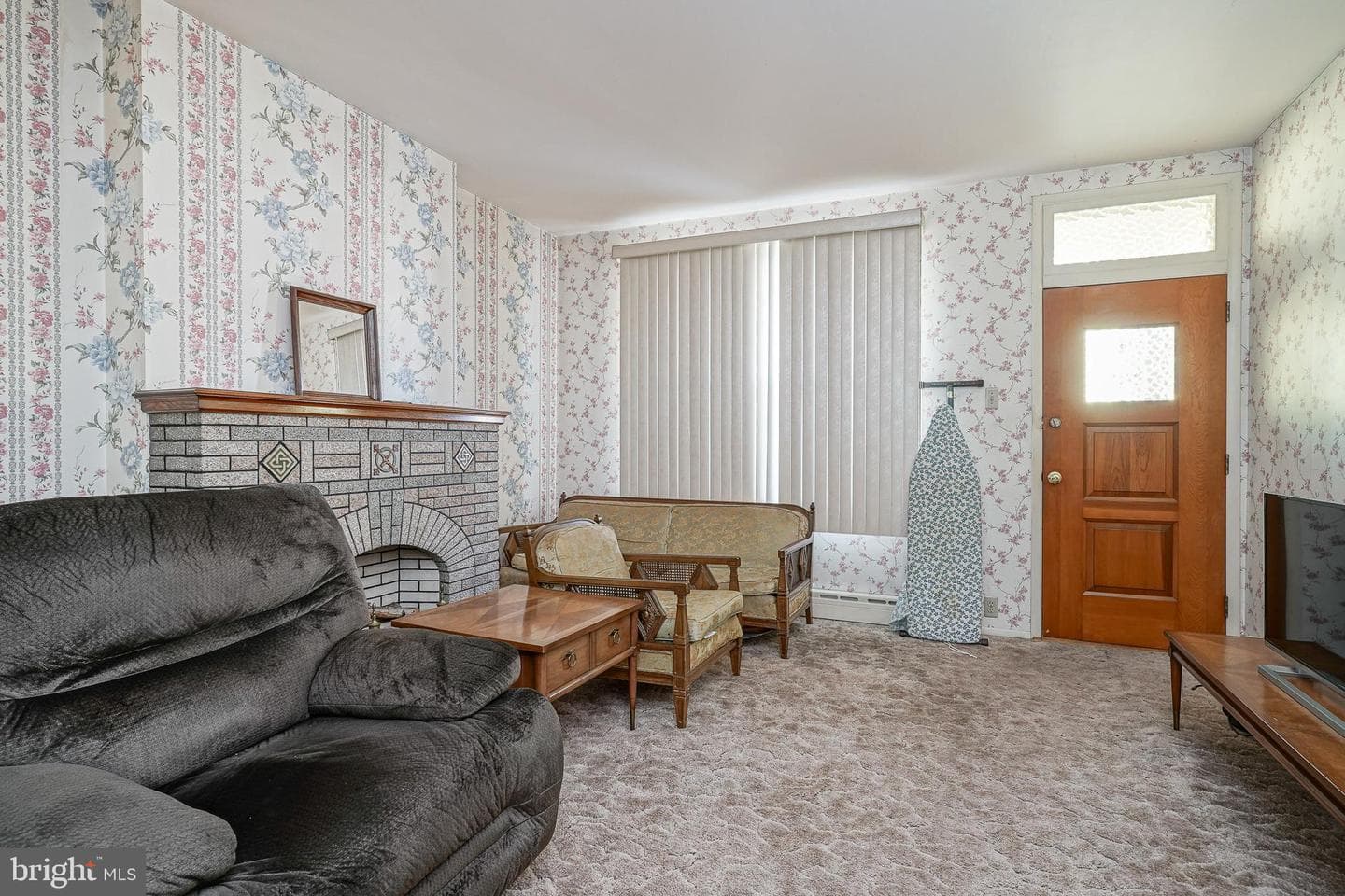 4489 E Thompson Street photo 4