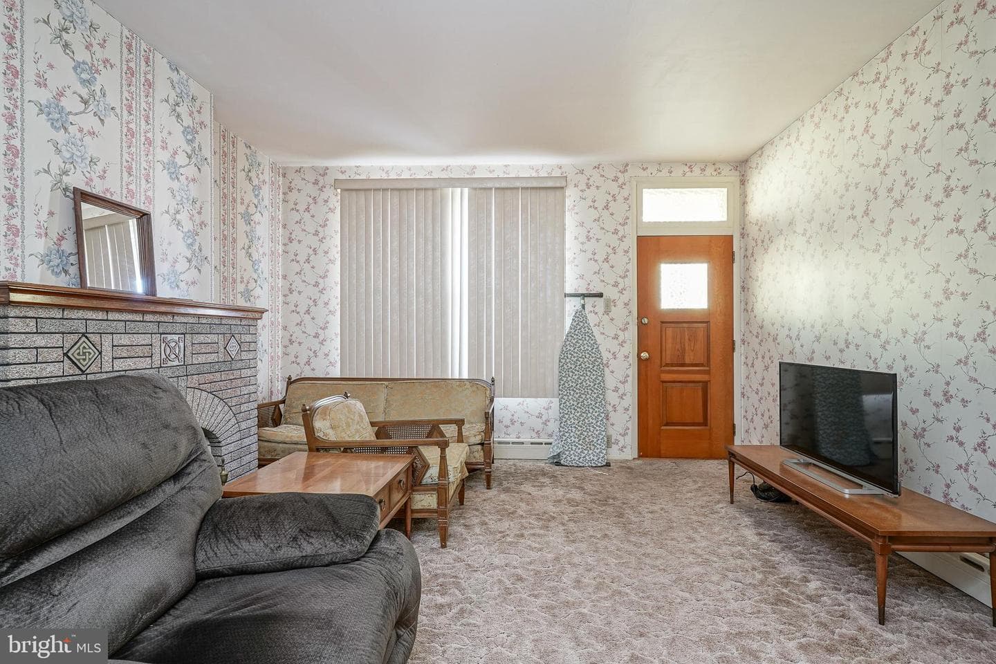 4489 E Thompson Street photo 5