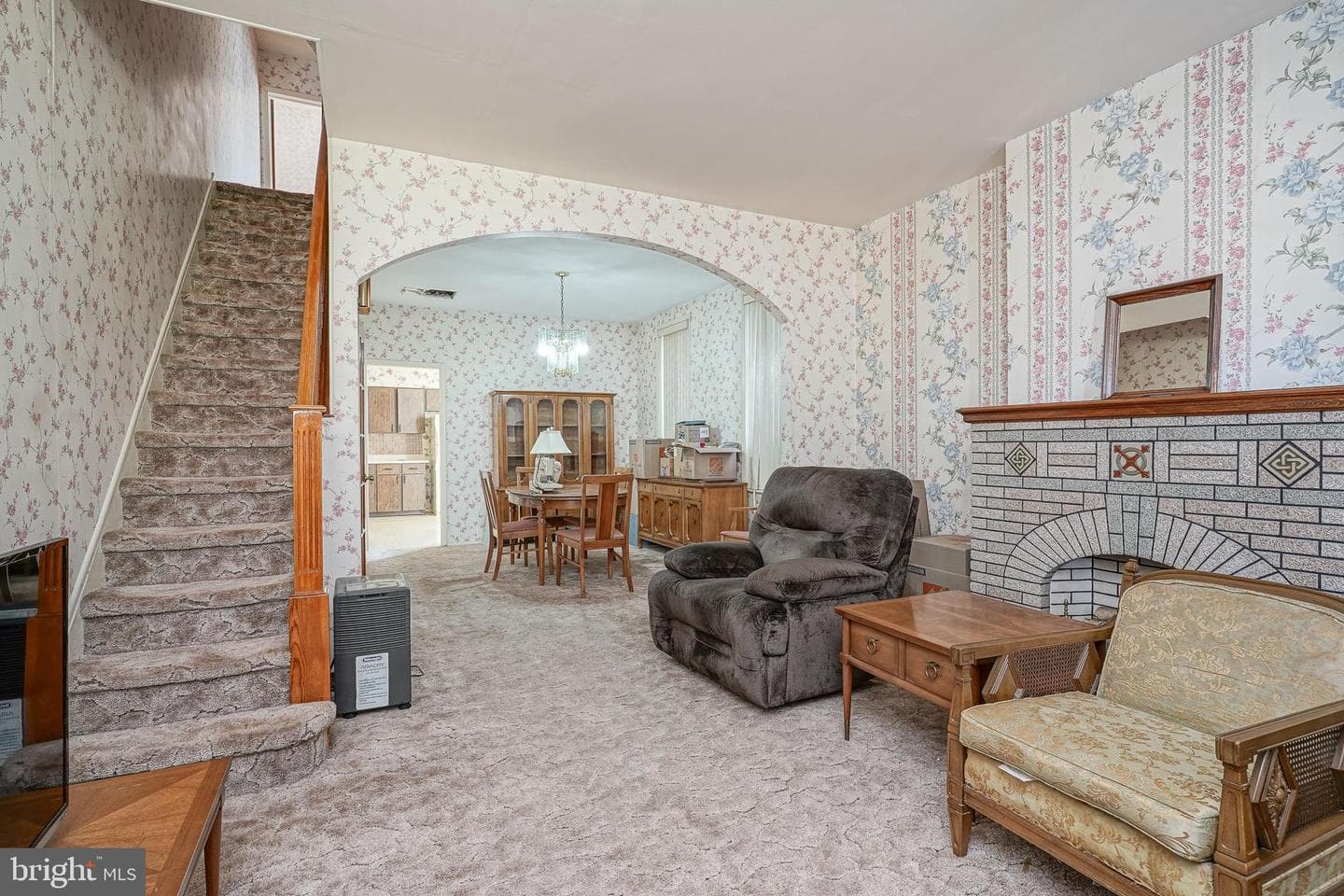 4489 E Thompson Street photo 7