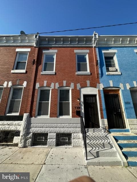 1336 N Hollywood Street photo 2