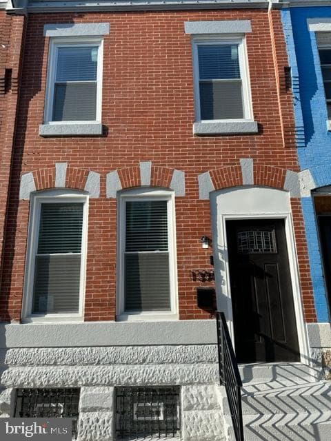 1336 N Hollywood Street photo 4