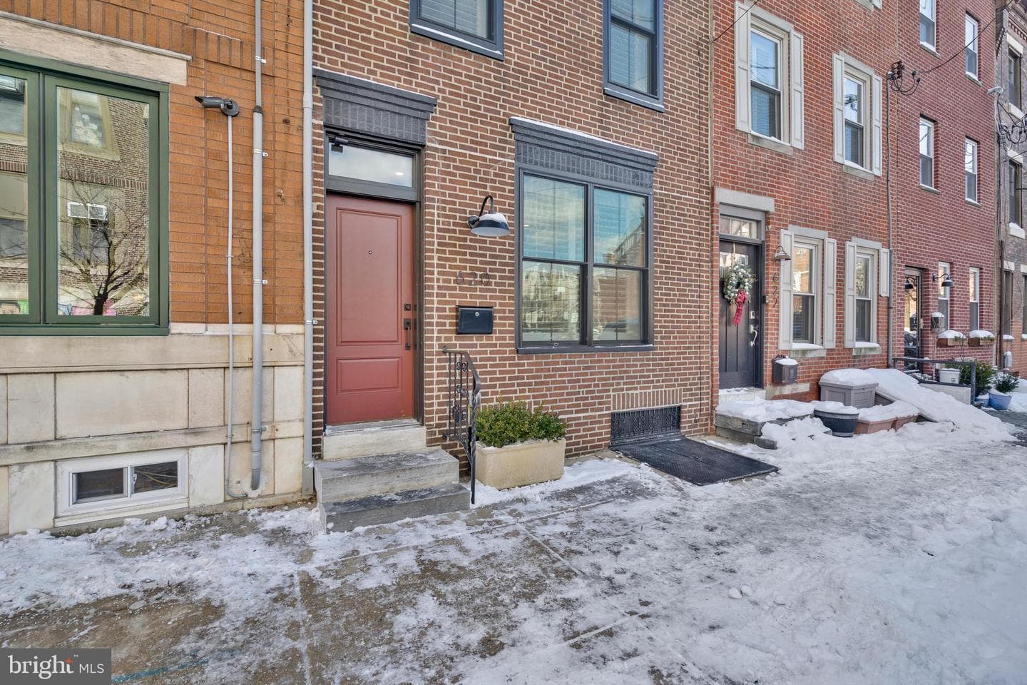 620 Carpenter Street photo 2