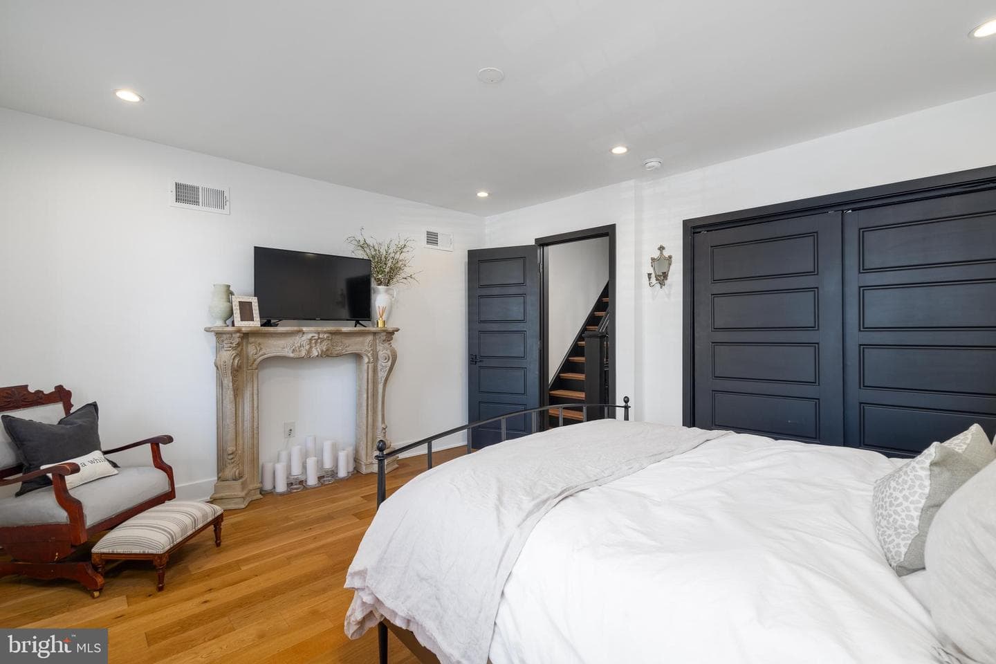 620 Carpenter Street photo 23