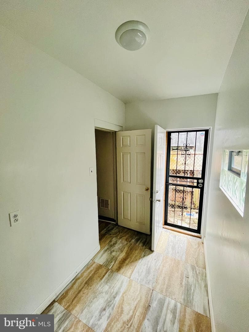 2408 N Chadwick Street photo 14
