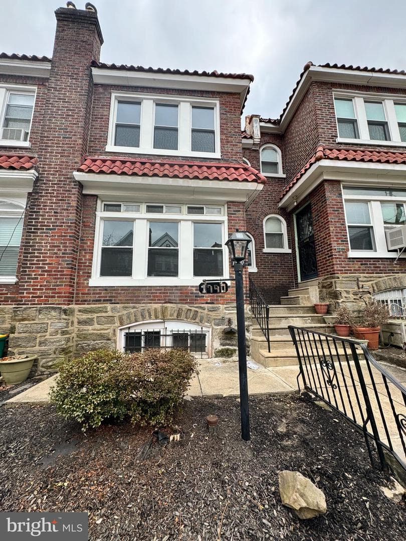 1990 Penfield Street