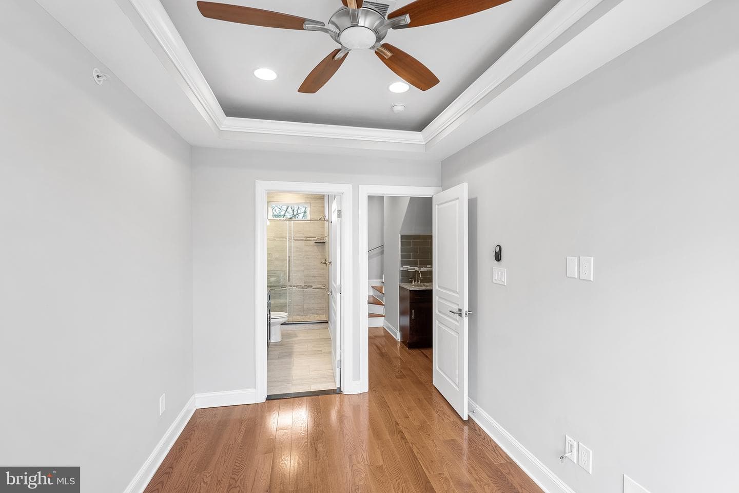 1527 S Lambert Street photo 18