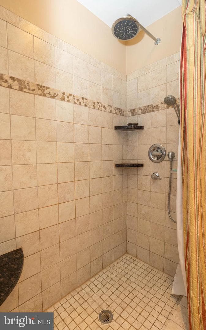 2833 S Hutchinson Street photo 19