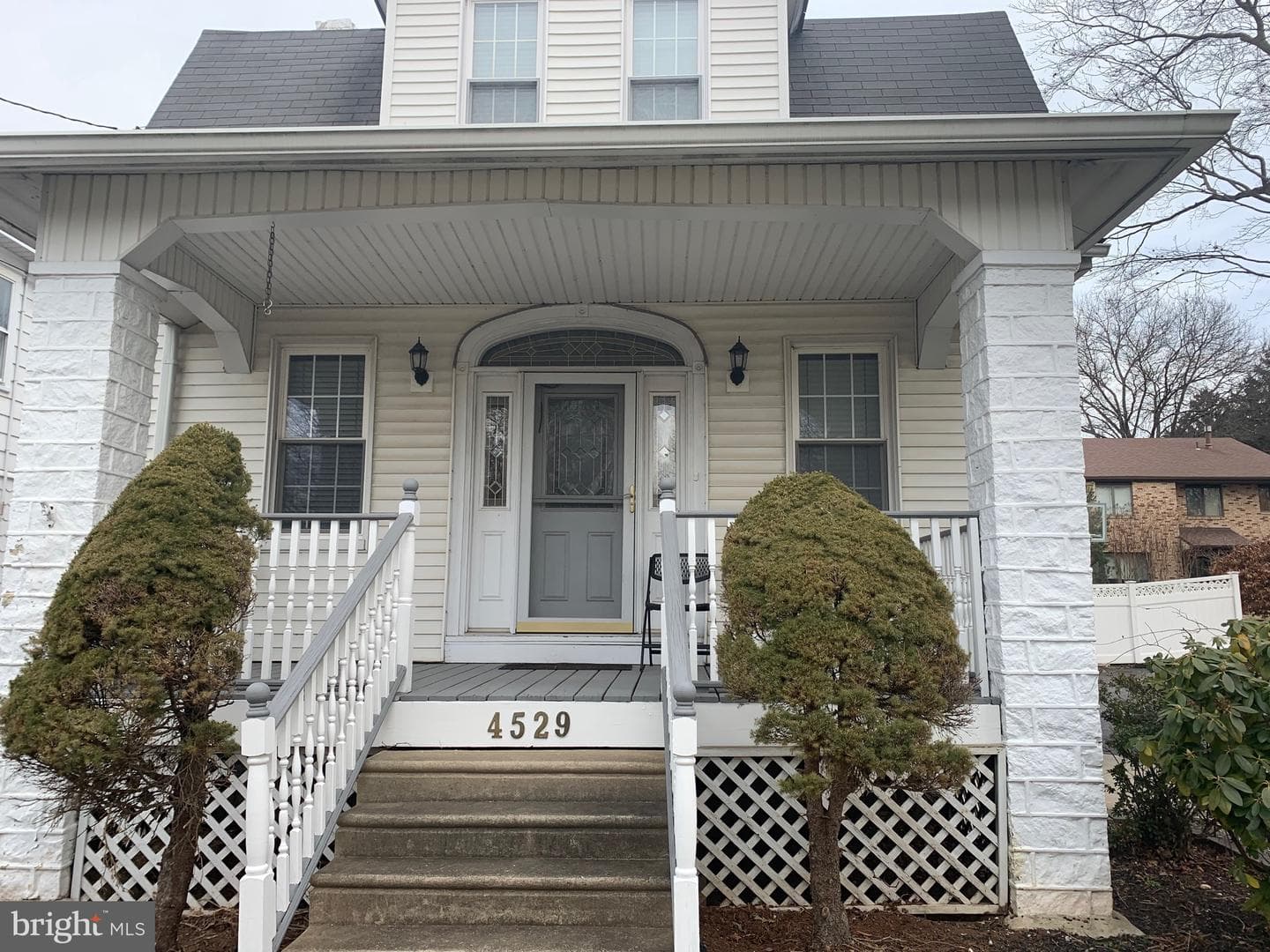4529 Aubrey Avenue photo 2