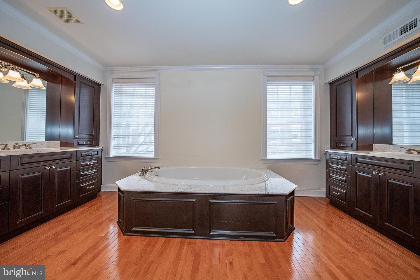 630 Pine Street photo 37