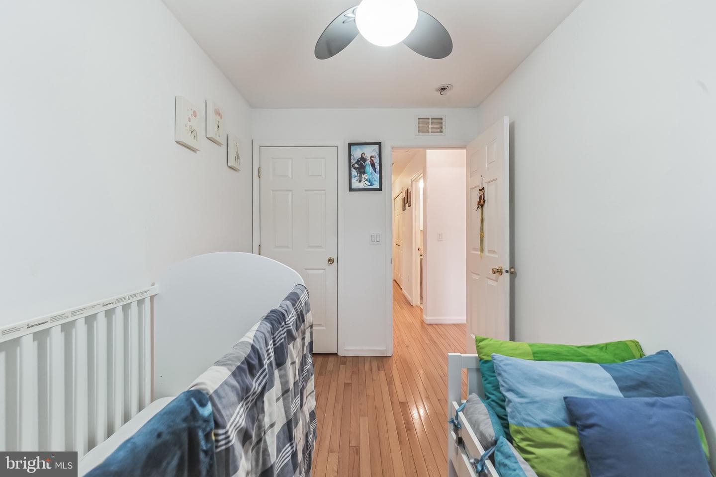 3572 Edgemont Street photo 21
