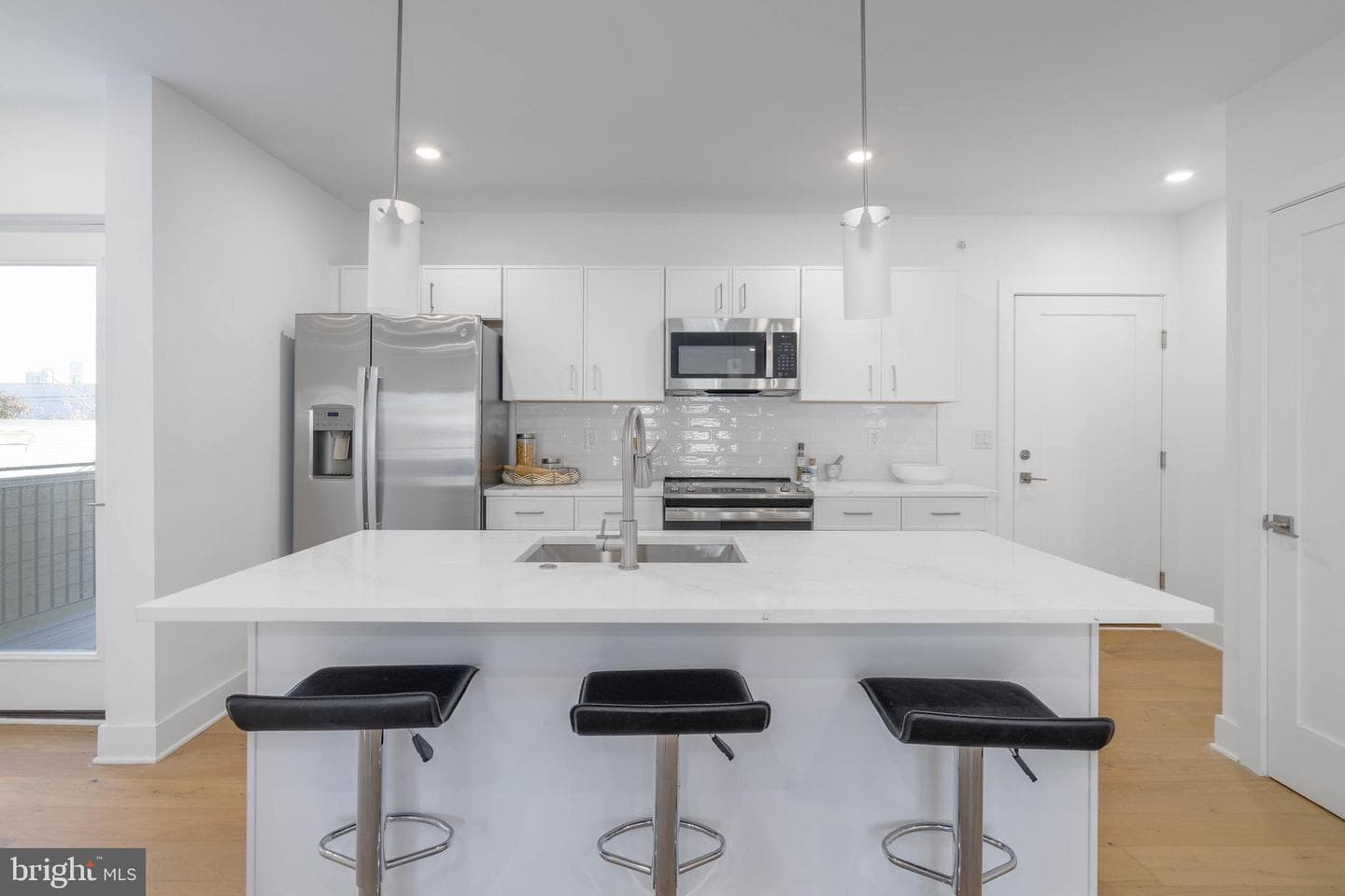 825 Bainbridge Street #404 photo 1