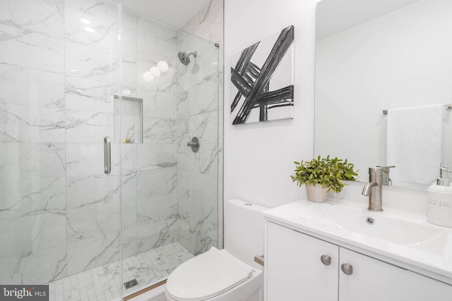 825 Bainbridge Street #404 photo 11