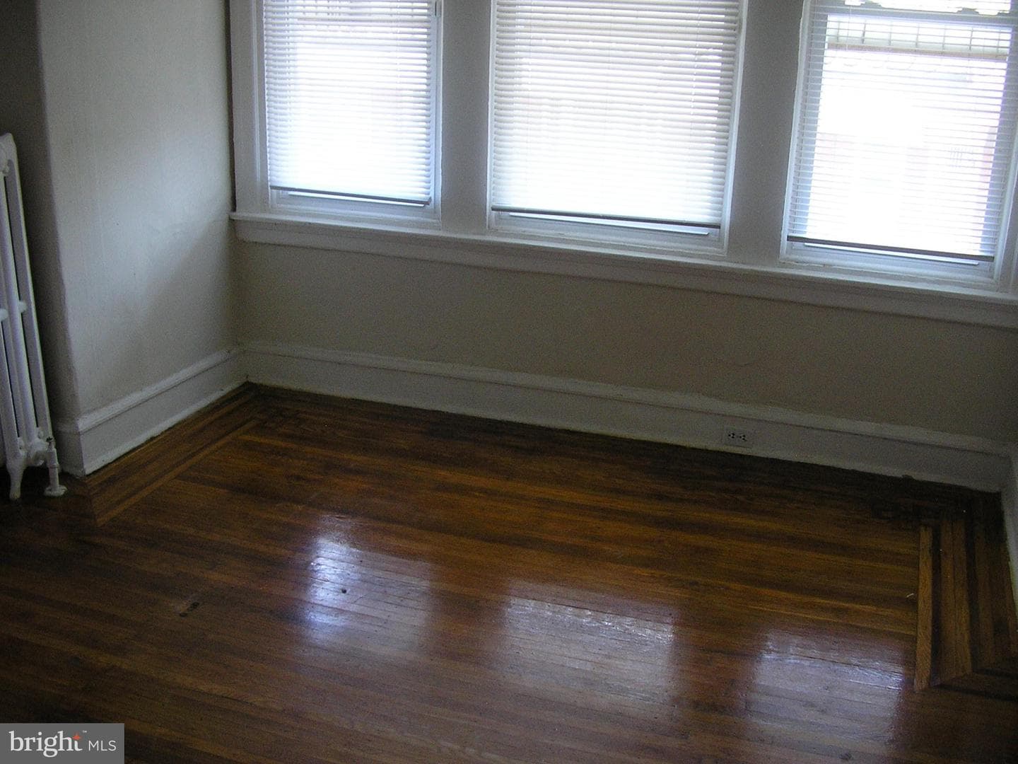6227 Addison Street photo 9